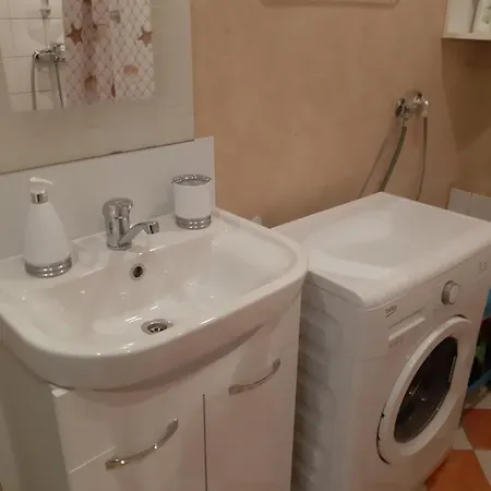 罗密欧优思家庭公寓 *