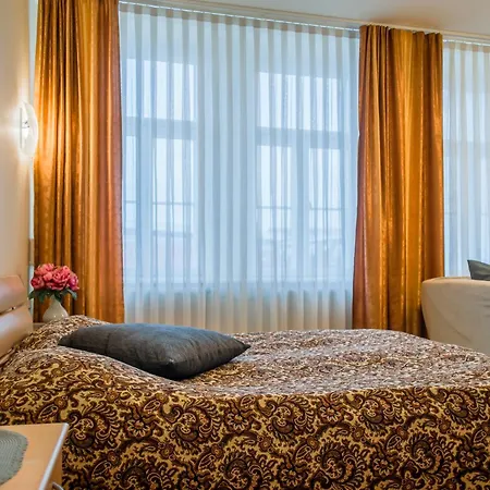 罗密欧优思家庭公寓 *