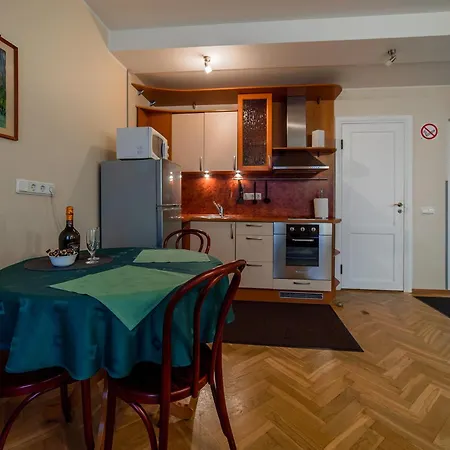 罗密欧优思家庭公寓 * 塔林