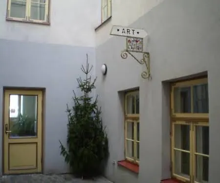 罗密欧优思家庭公寓 公寓 塔林