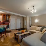 Romeo Family Uus Апартаменты *